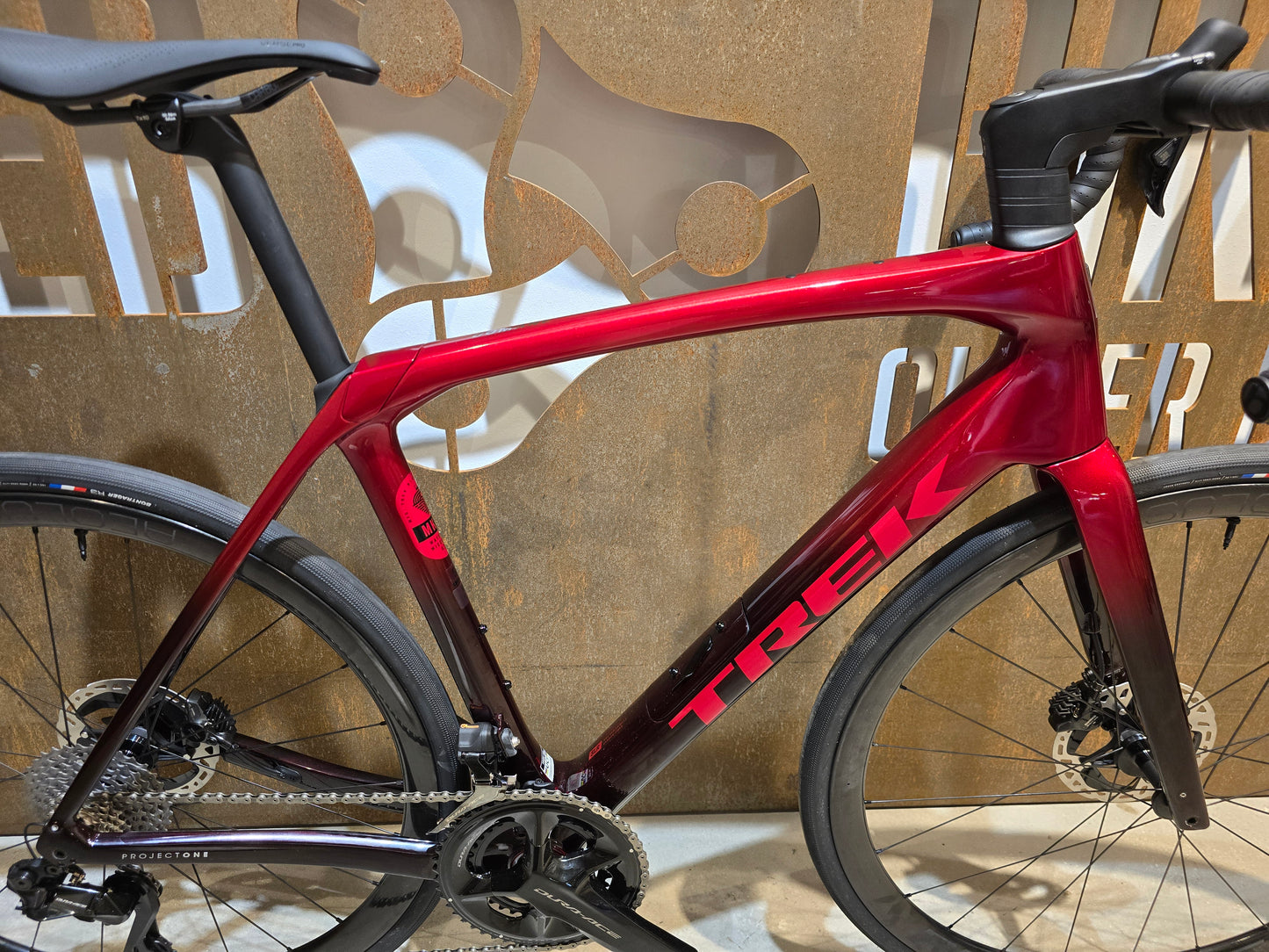 TREK DOMANE SLR 9 GEN 4 / RED SMOKE / 56CM