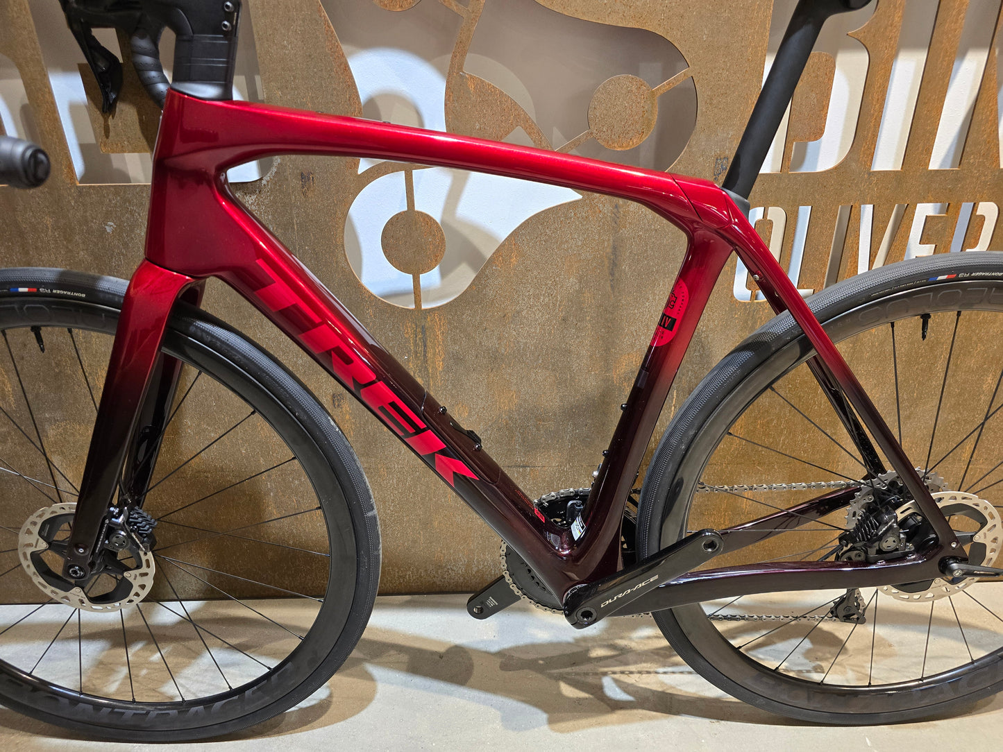 TREK DOMANE SLR 9 GEN 4 / RED SMOKE / 56CM