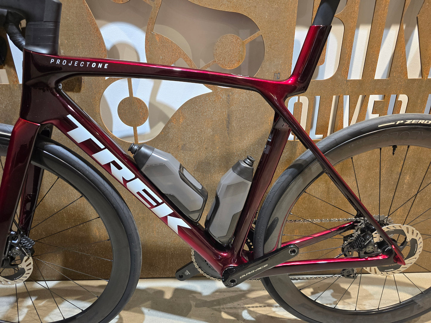 TREK MADONE SLR 9 GEN 8 / CARBON RED SMOKE / M/L