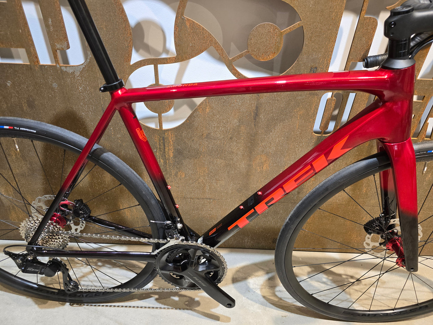 TREK EMONDA ALR 5 / CRIMSON / 56CM