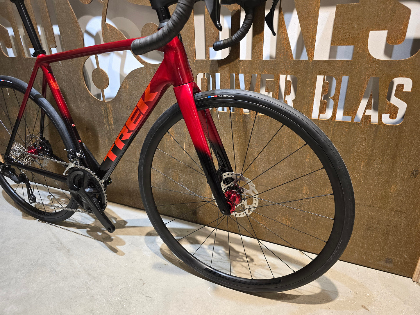 TREK EMONDA ALR 5 / CRIMSON / 56CM