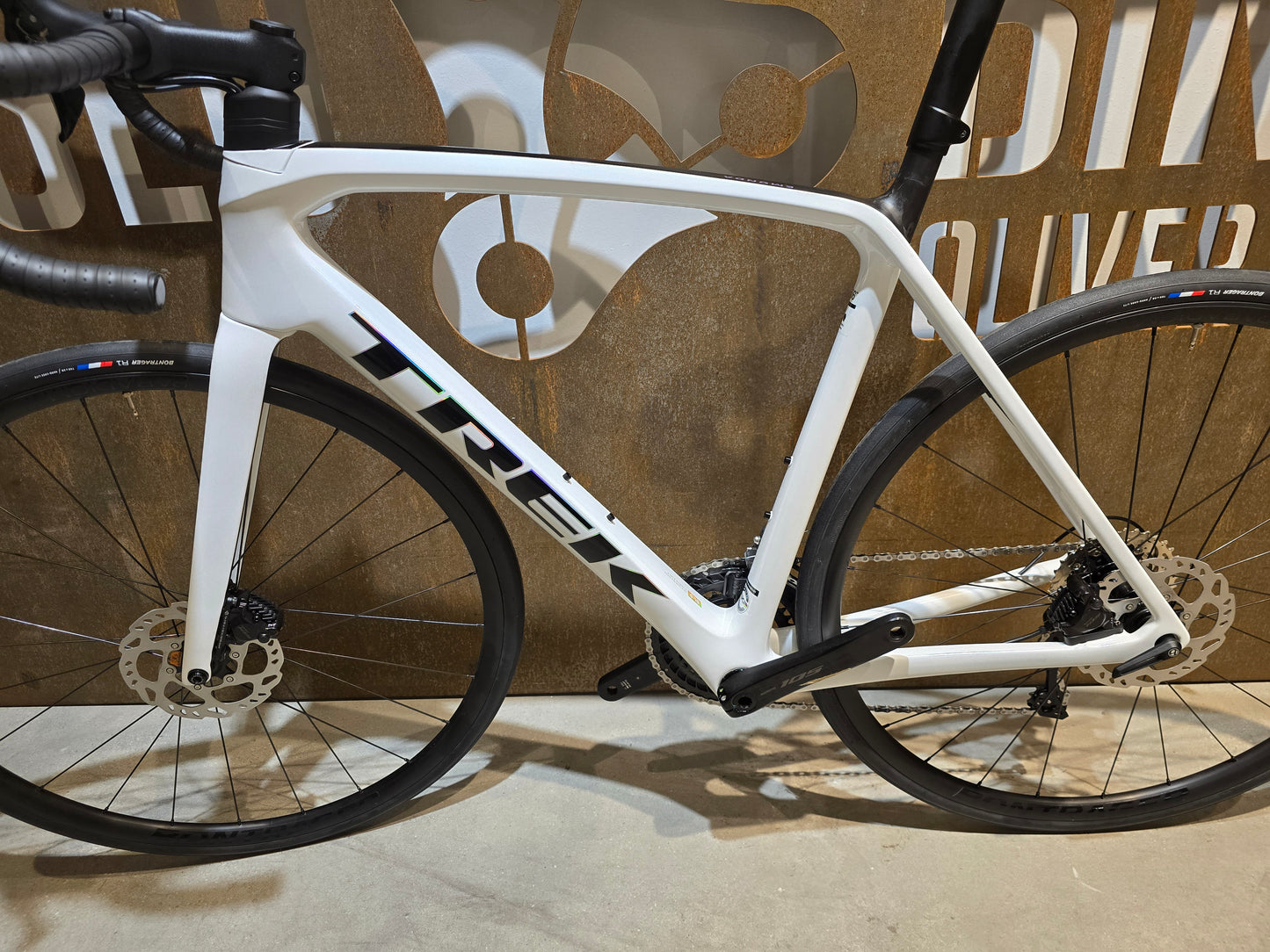 TREK EMONDA SL 5 / WHITE PRISMATIC / 56CM