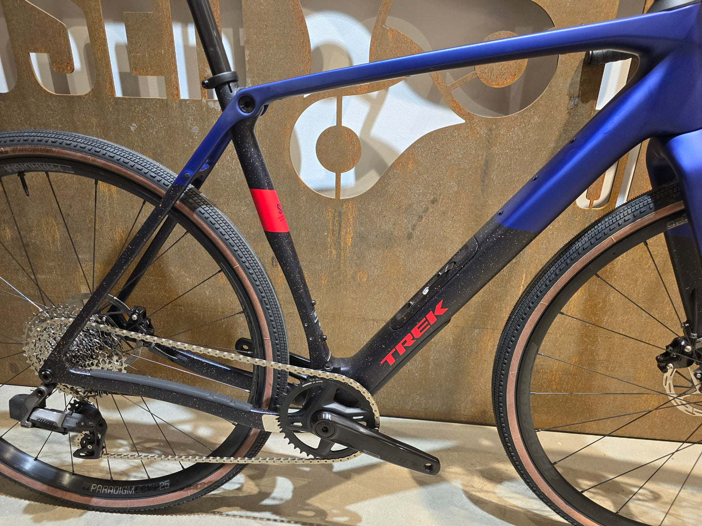 TREK CHECKPOINT SL 6 AXS GEN 3 / MATTE HEX BLUE / M/L