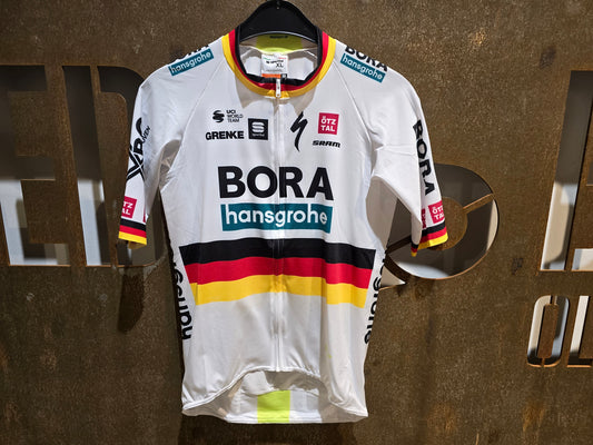 SPORTFUL BORA HANSGROHE BOMBER JERSEY / KURZARM TRIKOT / DEUTSCHER MEISTER