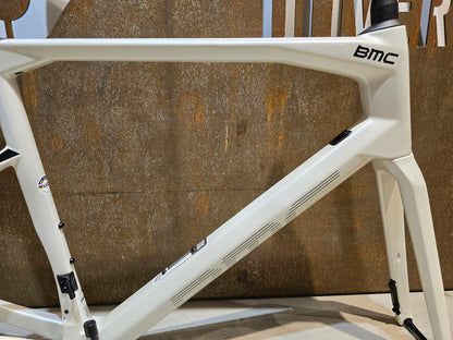 BMC ROADMACHINE / RAHMENSET WHITE / BLACK / DISC / 56CM