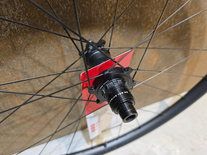 BONTRAGER KOVEE PRO 30 BOOST TLR 29 MTB HINTERRAD DISC