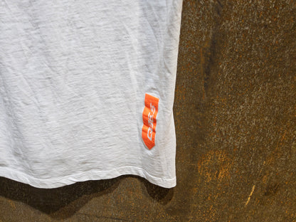 Q36.5 T-SHIRT LOGO / WHITE ORANGE